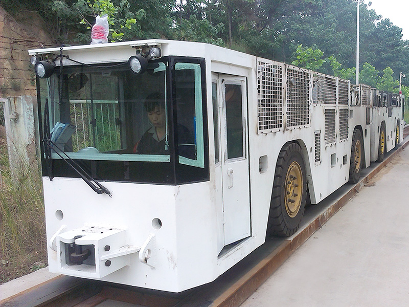 DCY40軌道導引式膠輪運輸車